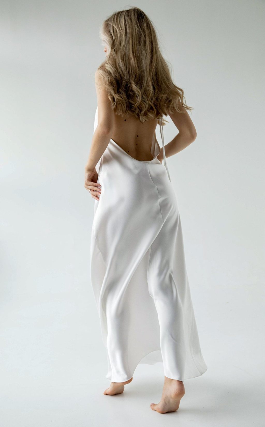 Белый шёлк — кадр 4